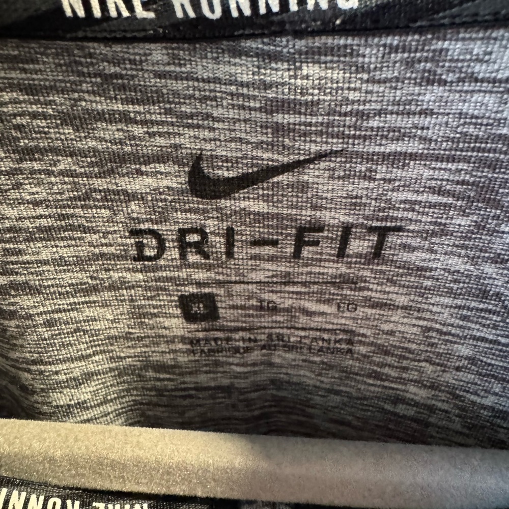 Nike Men's Heather Gray 3/4  Zip-Up pullover - Picture 3 of 9